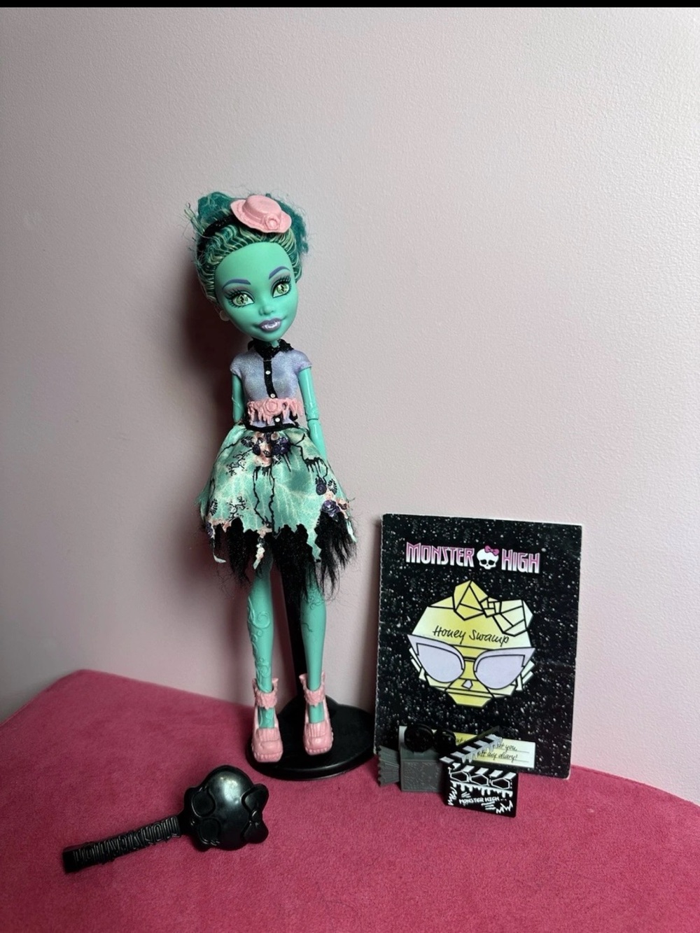 Mattel Honey Swamp Frights Camera Action Monster High Doll (BDD86)